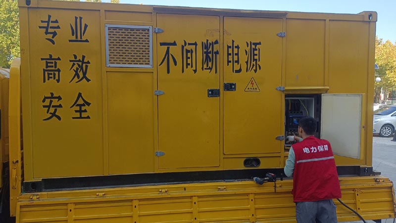 武定柴油发电机组和UPS电源配合使用时，如何避免切换过程中的电力中断？